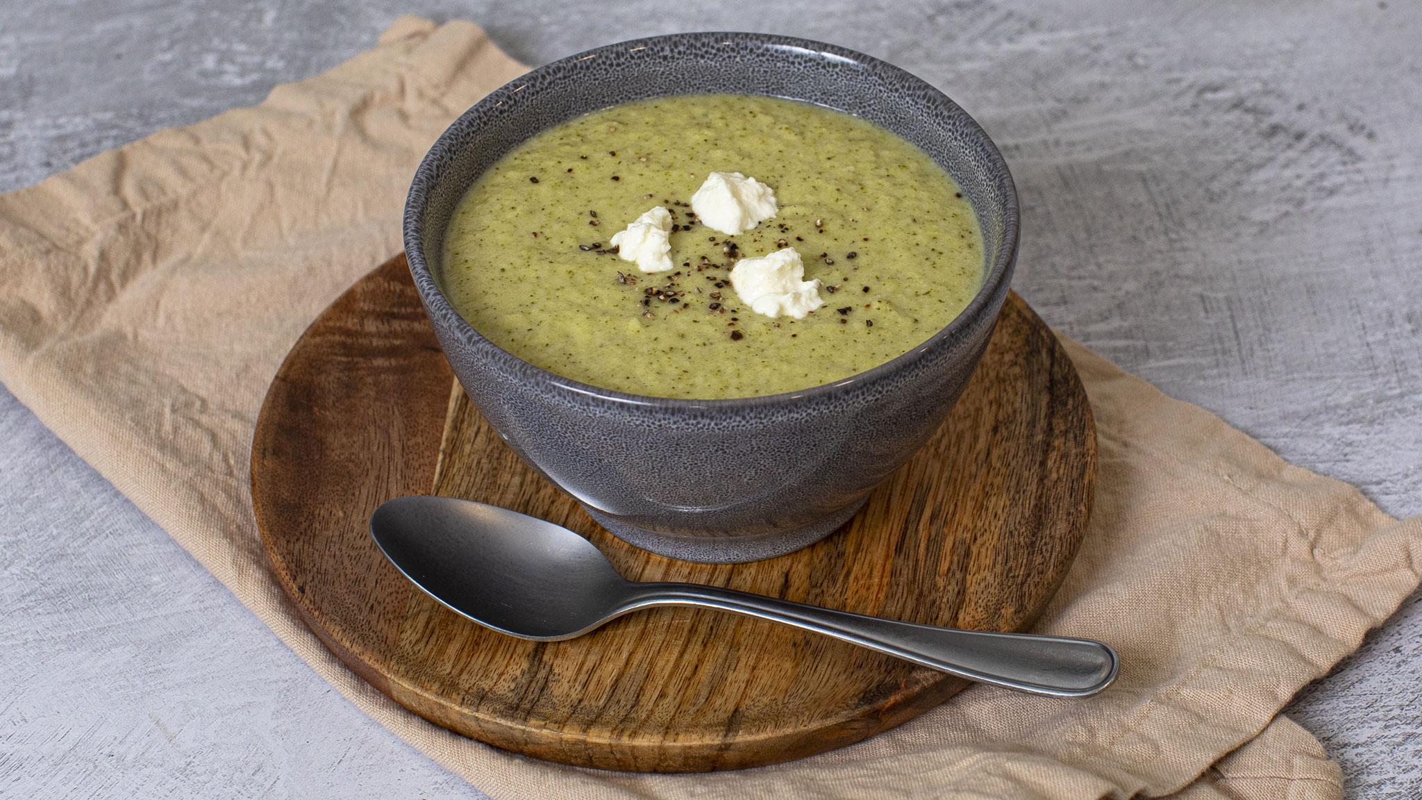 Soupe au brocoli chou fleur et fromage de ch vre