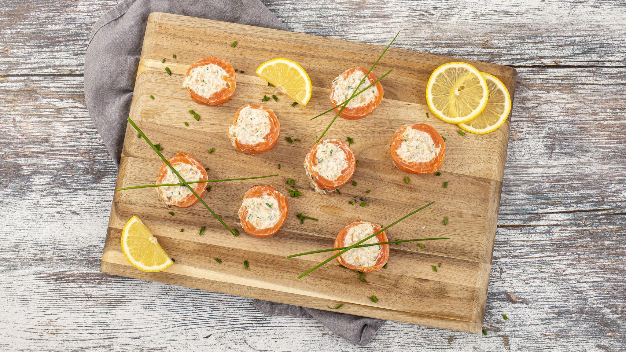 Smoked salmon and cream cheese rolls